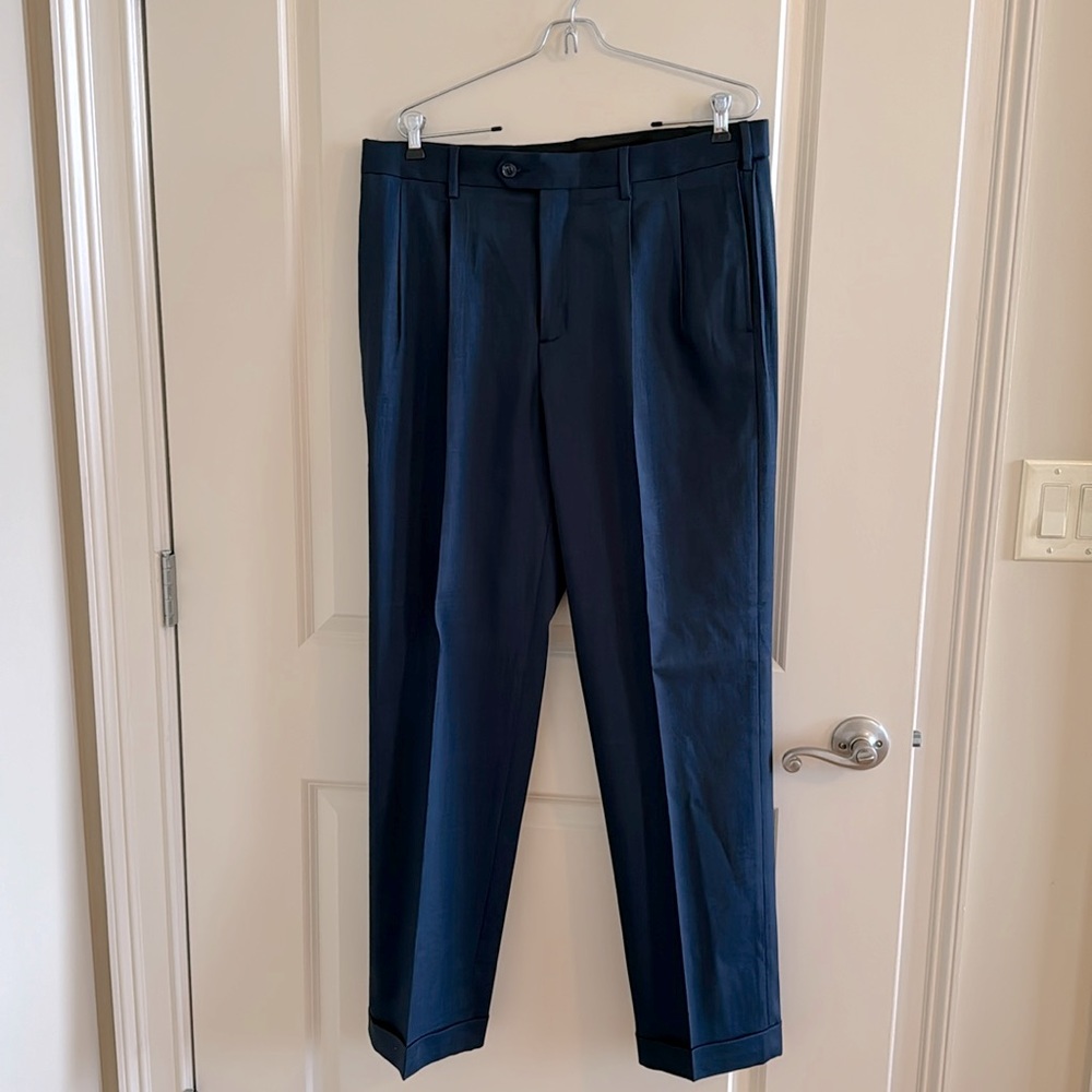 Savage Men’s Dress Pant, blue, 34x32.  Pleated & cuffs.  Comfort waistband.
